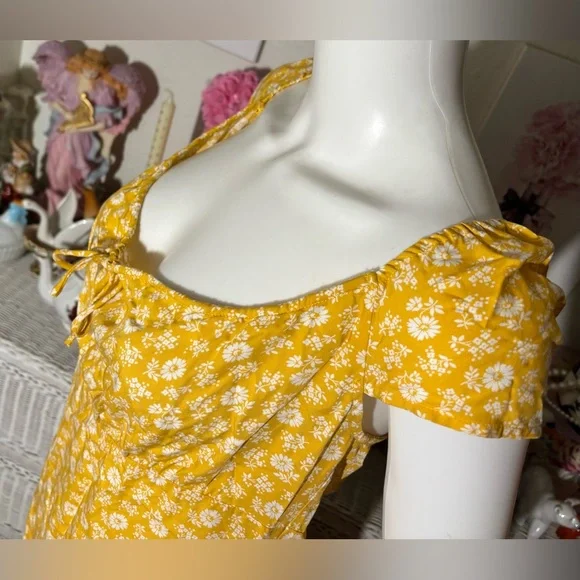 Reformation Madison mini dress Low Cut floral print in Yellow & white Size L - Picture 4 of 9